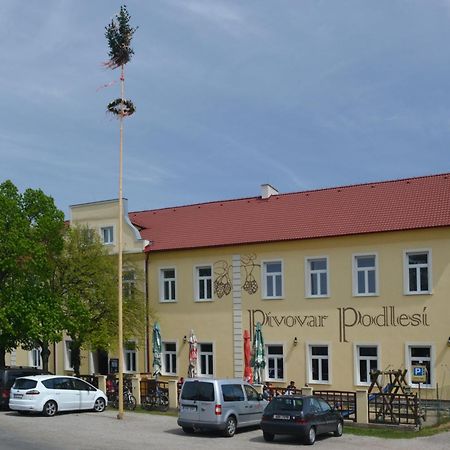 Penzion Pivovar Podlesi Příbram Buitenkant foto