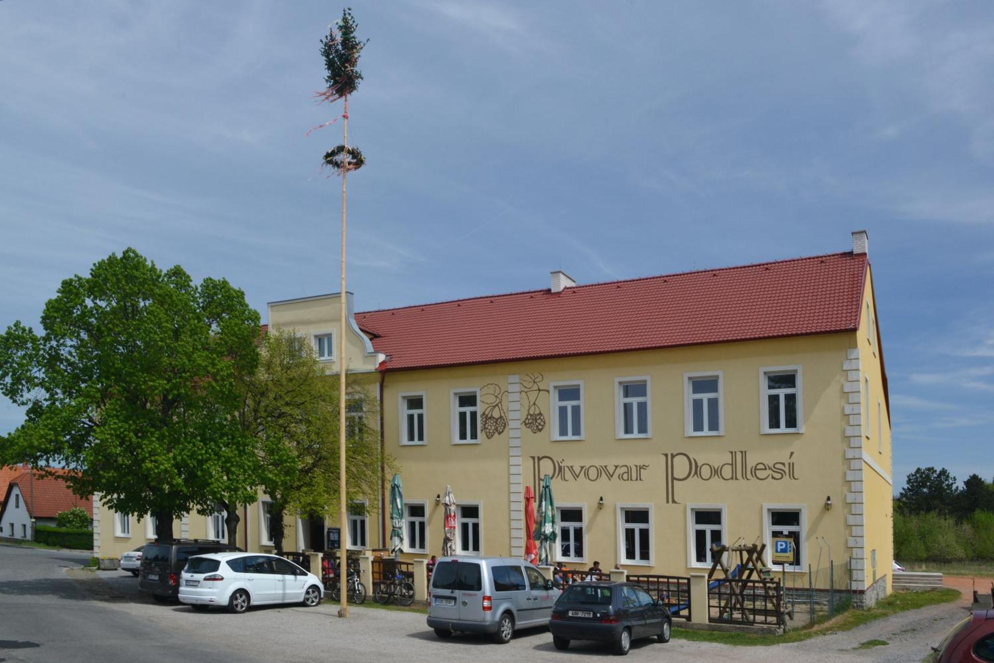 Penzion Pivovar Podlesi Příbram Buitenkant foto