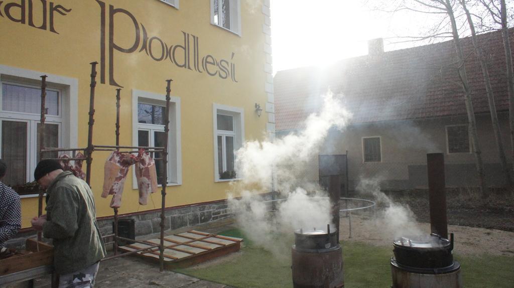 Penzion Pivovar Podlesi Příbram Buitenkant foto