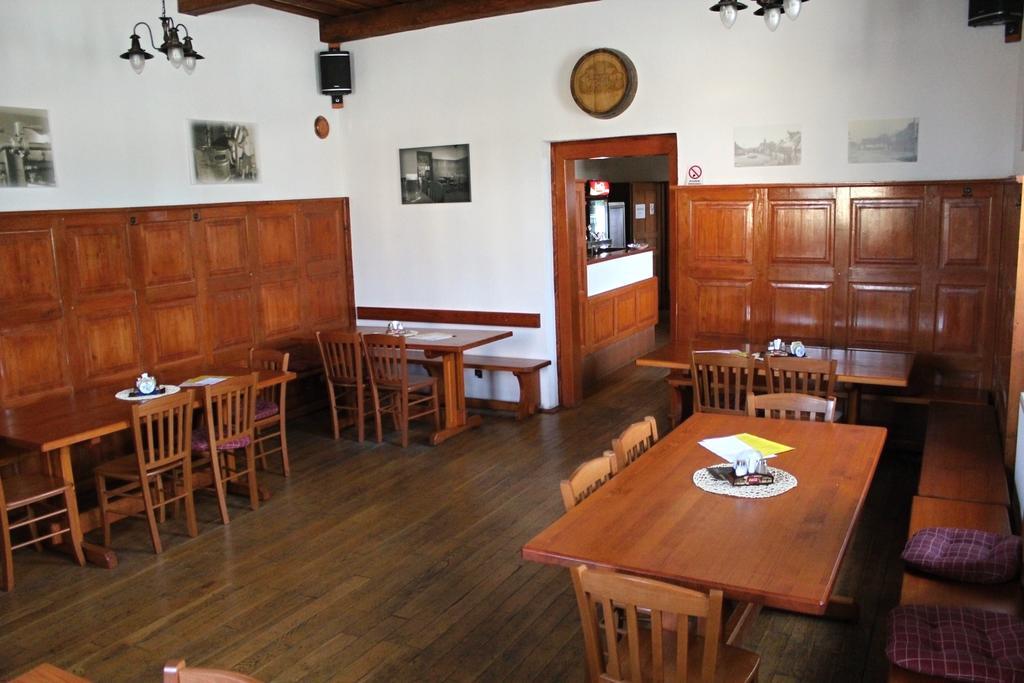 Penzion Pivovar Podlesi Příbram Buitenkant foto